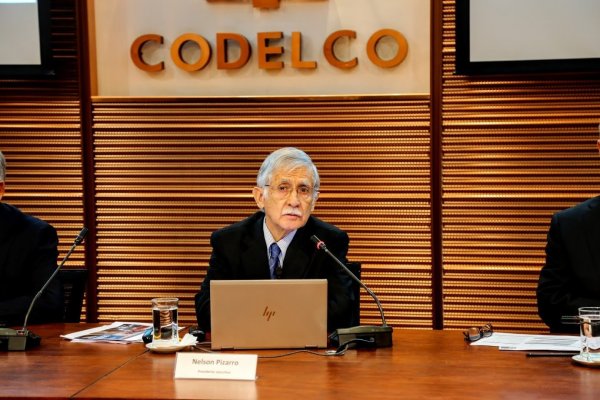 <p>Pizarro en su despedida: "Codelco es más grande que sus desafíos"</p>
