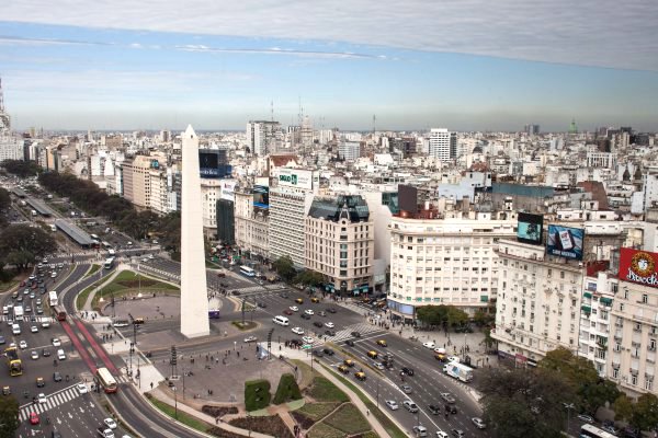 Medidas cambiarias afectaron a más de 150 fondos de inversión en Argentina