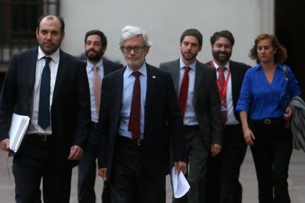 Piñera aprueba 35 nuevas medidas para reactivar la economía con plan "Todo Chile en marcha"