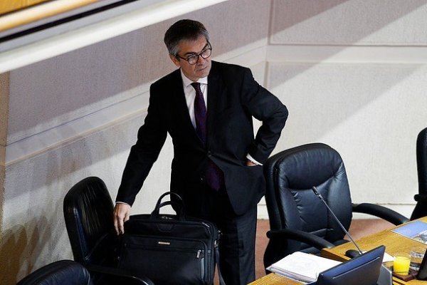 Marcel asegura que la intervención del dólar no es algo "vedado" pero lo descarta por ahora