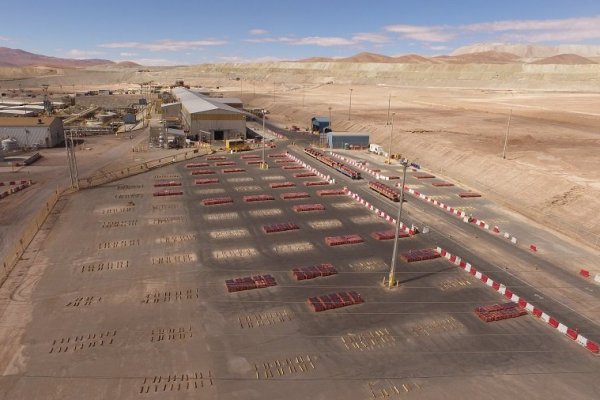 <p>Supervisores de Minera Zaldívar aceptan oferta de Antofagasta Minerals y se descarta la huelga</p>