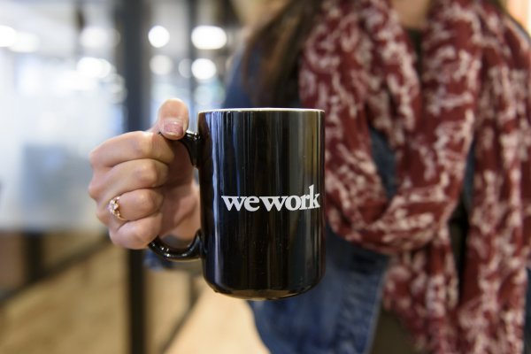 <p>WeWork reduce el poder de su fundador en la compañía y elige cotizar en el Nasdaq</p>