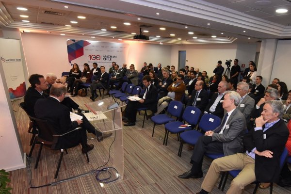 Economistas ponen luces amarillas sobre el tipo de emprendimiento que se origina en Chile