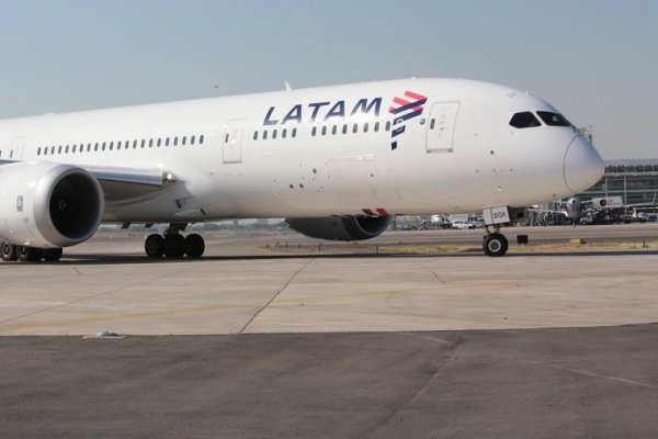 Latam Airlines sufre en bolsa ante precio del petróleo, pero bolsa sube con fuerza