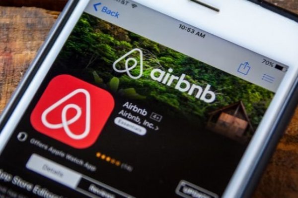 <p>Airbnb quiere dar el gran salto y anuncia su intención de abrirse a bolsa el próximo año</p>