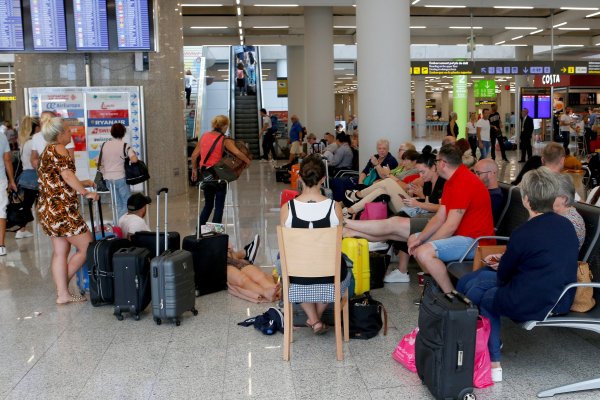 Thomas Cook, la empresa de turismo más antigua del mundo, se acoge a quiebra y deja en vilo a 600 mil clientes