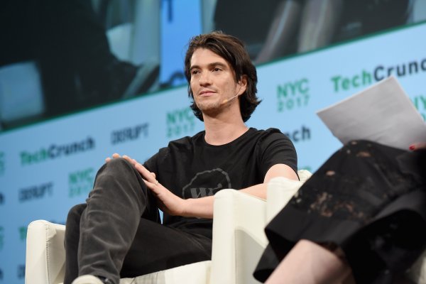 Adam Neumann renuncia a su cargo como CEO de WeWork