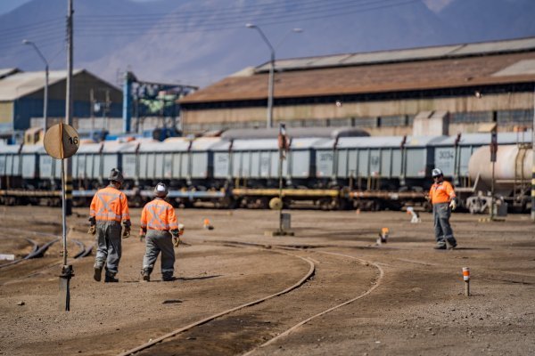 Ferrocarriles del grupo Luksic presenta estudio para habilitar uso urbano de sus patios ferroviarios en Antofagasta