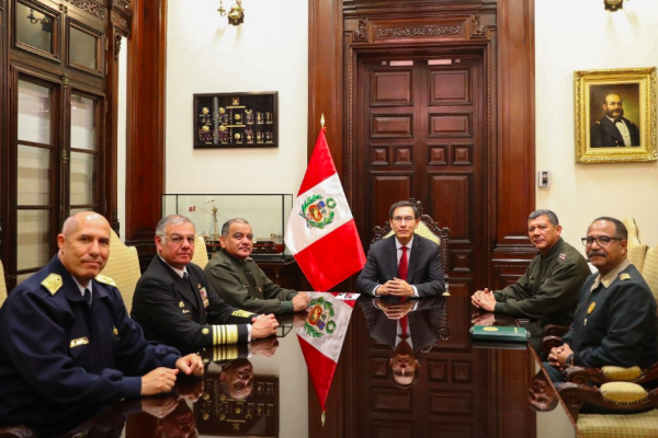 Fuerzas Armadas peruanas entregan su apoyo a Martín Vizcarra tras disolución del Congreso