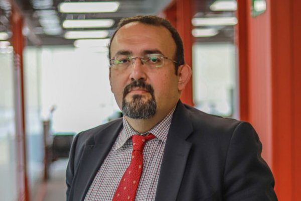 Manuel Munive: “Los entes de inteligencia artificial no pueden ser sujetos a responsabilidad jurídica”