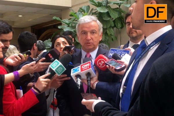 <p>Ahora en DF: Gobierno recorta la proyección del crecimiento para este año</p>
