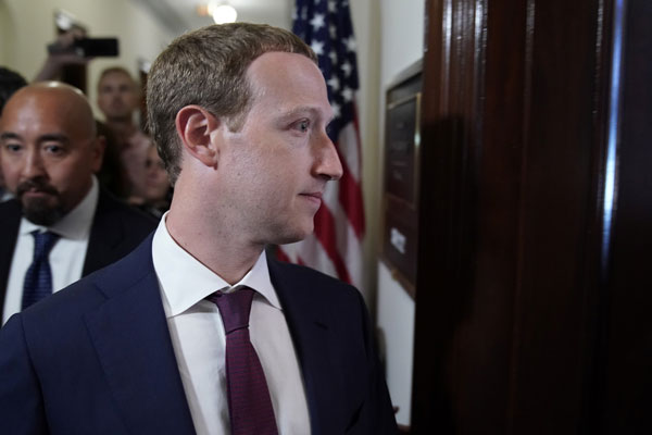 Zuckerberg cree que el plan de desintegrar Facebook es una amenaza “existencial”