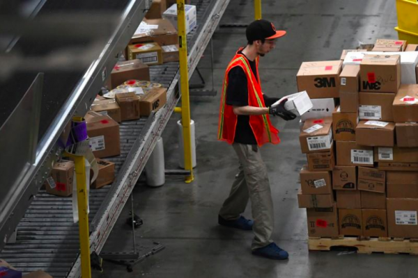 <p>Economía de EEUU sigue mostrando signos de debilidad: creación de empleos sube menos de lo esperado</p>