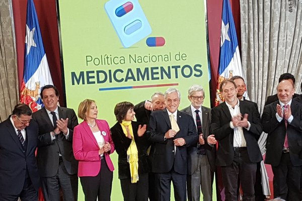 Gobierno lanza plan de 30 medidas para bajar precios de medicamentos con dura advertencia a las farmacias
