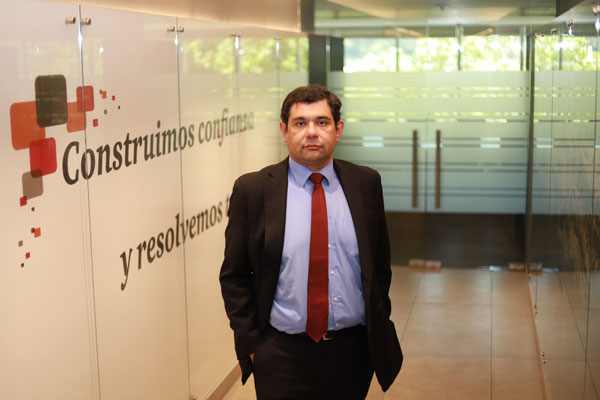 Líder de Inteligencia Artificial de PwC advierte baja madurez digital de empresas en la región