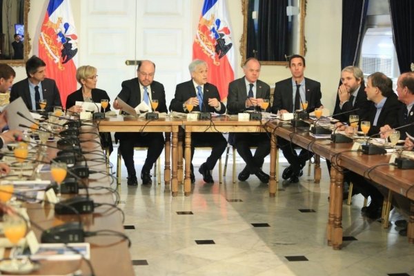 Piñera en reunión de mesa técnica por crisis hídrica: "Será un problema que nos acompañará por mucho tiempo"