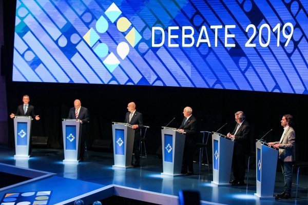 Macri y Fernández se lanzan toda la artillería en debate presidencial