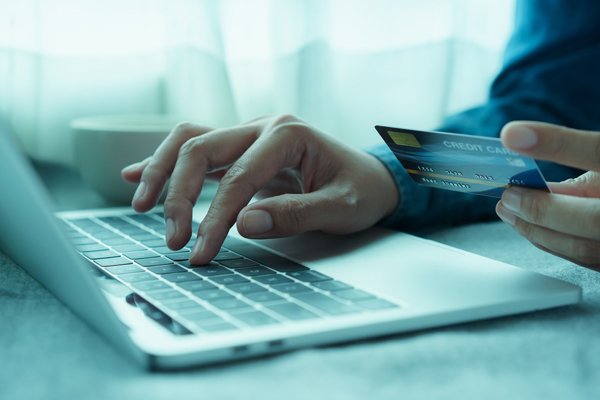 Quiebre de tendencia: uso de IA en bancos de la región crece más en back office que en chatbots