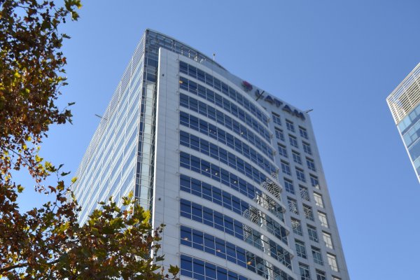 Se cierra venta del edificio de Latam: Sura se lo adjudica para fondo inmobiliario