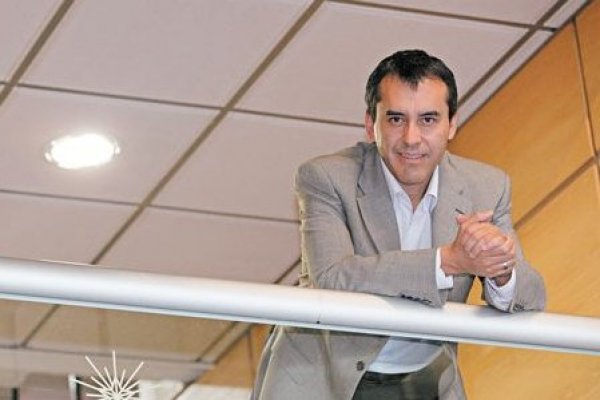 Economista Dante Contreras califica de "vergonzosas" las dificultades para acceder a datos administrativos del Gobierno