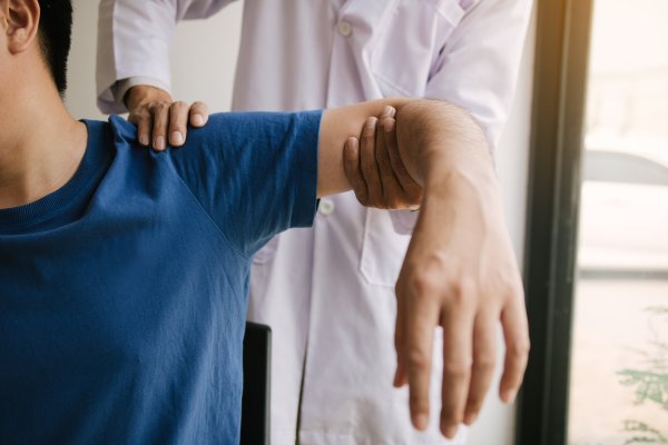 Día Mundial contra el Dolor: las consecuencias de un problema crónico que afecta al 32% de los chilenos
