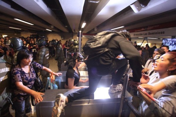 Gobierno descarta modificar tarifa del Metro y estima daños en $ 500 millones