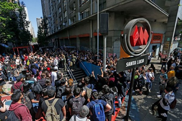 Evasión masiva: Metro cierra todas las líneas indefinidamente