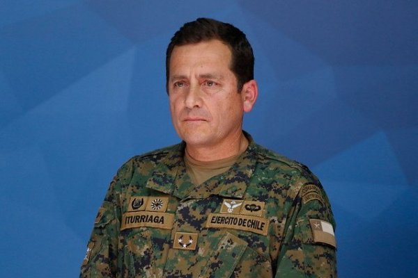 General Iturriaga decreta toque de queda para Santiago a partir de las 10 de la noche