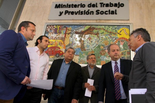 Ministro del Trabajo se reunió con sindicatos del comercio