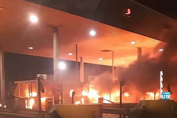 <p>Cortes intermitentes y destrozos marcan el estado de las rutas tras movilizaciones del fin de semana</p>