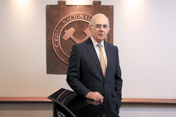 <p>Diego Hernández: "Los empresarios tienen que jugar un rol, pero es secundario comparado con lo que tiene que hacer el mundo político"</p>