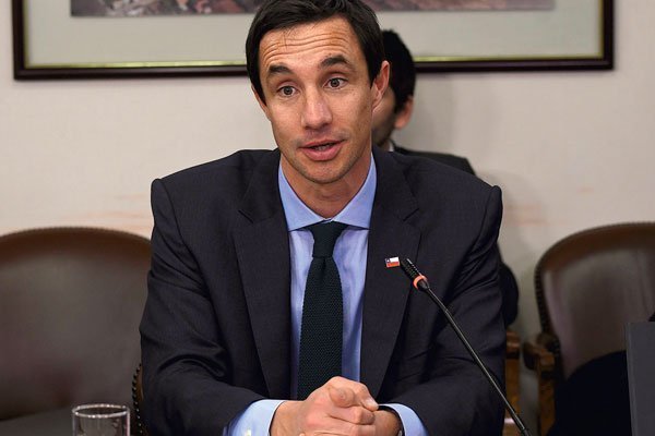 Ministro Jobet y cuentas de la luz: "Se van a mantener estables lo que queda de este año y todo el próximo"