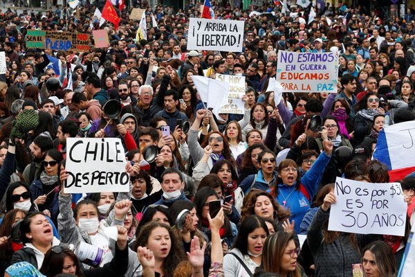 El malestar económico detrás de un año de disturbios en América Latina