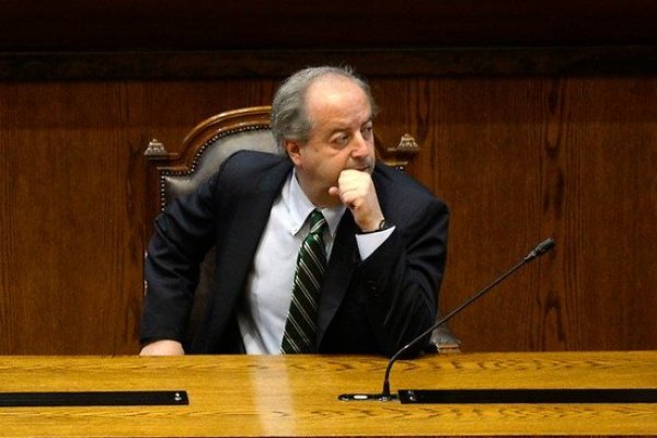 Monckeberg asegura disposición para conversar con Vallejo por proyecto de 40 horas