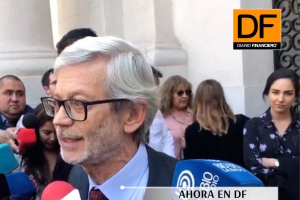 <p>Ahora en DF: Comienzan las reacciones al cambio de gabinete de Piñera</p>