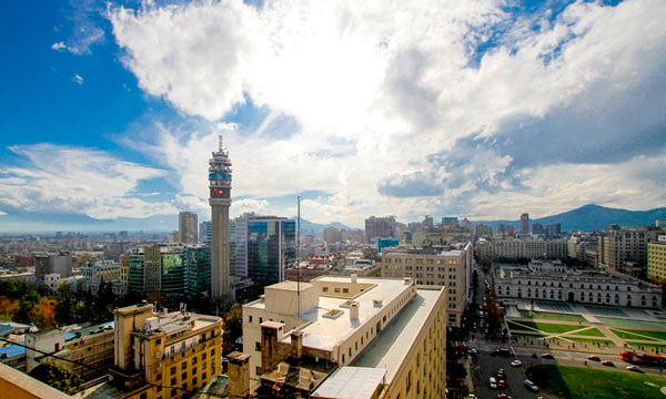 <p>Santiago ya no será sede de mayor cumbre de inversión de impacto social</p>