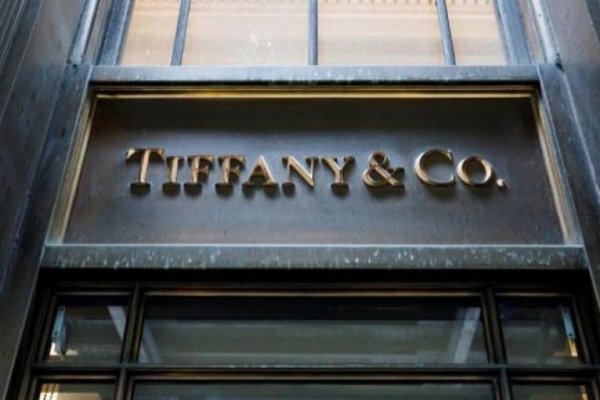 Los accionistas de Tiffany piden más a Louis Vuitton