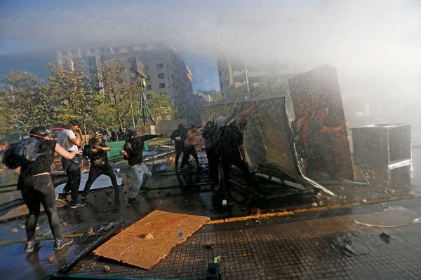 Gobierno informa 997 imputados por ley de seguridad del Estado e incendios al Metro