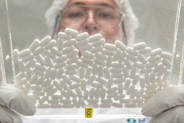 Mañalich detalla avances en fijación de precios a los medicamentos