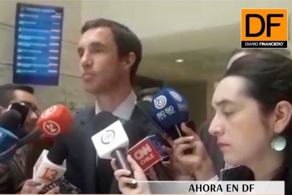 <p>Ahora en DF: Ministro Jobet se refiere al proyecto que congela las tarifas eléctricas</p>
