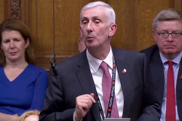 <p>El diputado laborista Lindsay Hoyle es elegido como nuevo presidente de la Cámara de los Comunes, en Reino Unido</p>