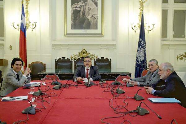Hacienda propone sobretasa a altos patrimonios inmobiliarios y se acerca a cerrar acuerdo
