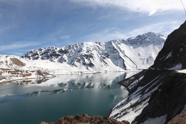 AES Gener informa 82% de avance en Alto Maipo y sufre caída en sus utilidades