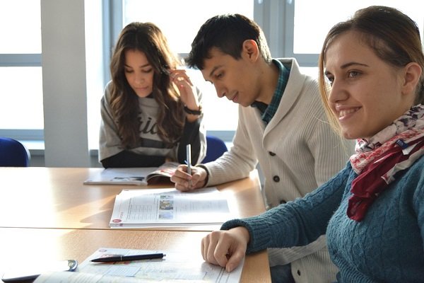 Esta es la ubicación de Chile en el ranking de dominio de inglés de EF