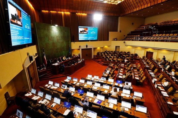Diputados aprueban aumento de 50% de las pensiones básicas solidarias