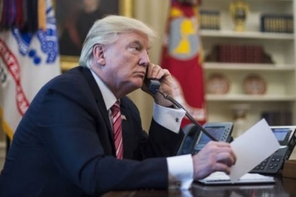 <p>EEUU y China conversan por teléfono para tratar de zanjar la guerra comercial</p>