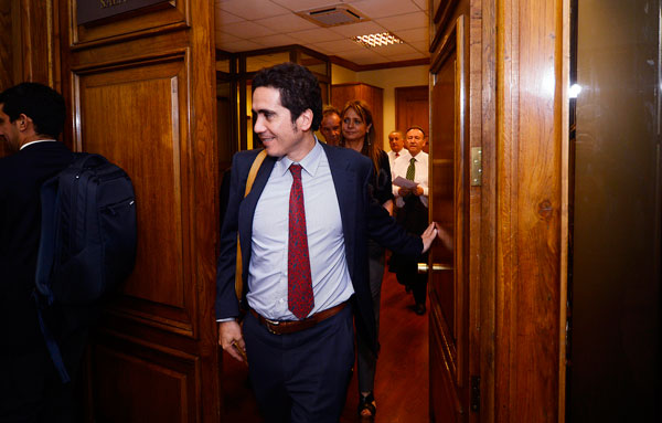 Gobierno propone subir un 50% pensión solidaria a mayores de 80 años en forma inmediata, pero aun no logra acuerdo