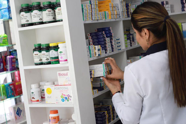 FNE propone fuertes cambios en mercado de medicamentos que incluyen comisiones fijas a farmacias