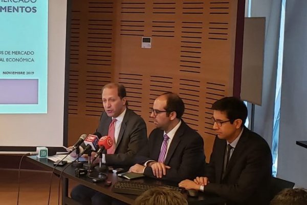 Informe de la FNE: Impacto económico de reforma a medicamentos sería de hasta US$ 380 millones al año
