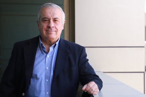 Cámara aprueba proyecto que permite a Cenabast comprar remedios para farmacias privadas